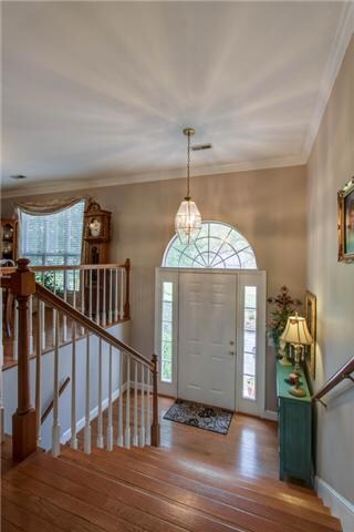 Split foyer with hardwood