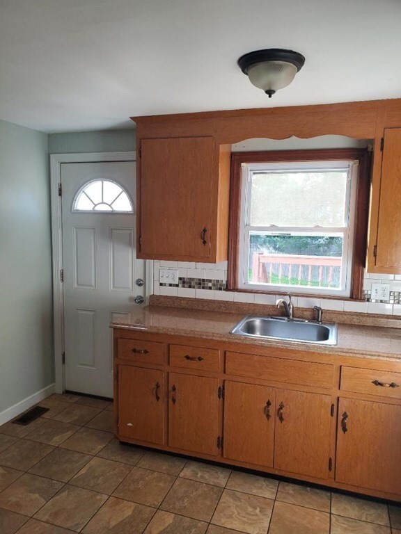 31 Jacob St unit 1, Dorchester Center, MA 02124 - photo 3