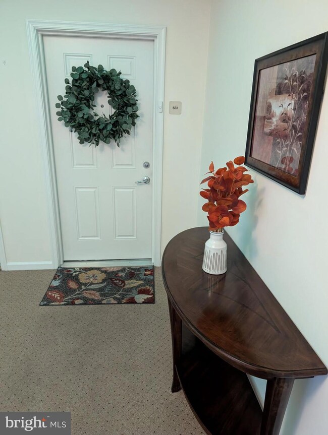 523 Creekside Dr unit B55, Brookhaven, PA 19015 - photo 2