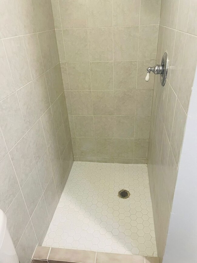 1617 W Superior St unit 1R, Chicago, IL 60622 - photo 7