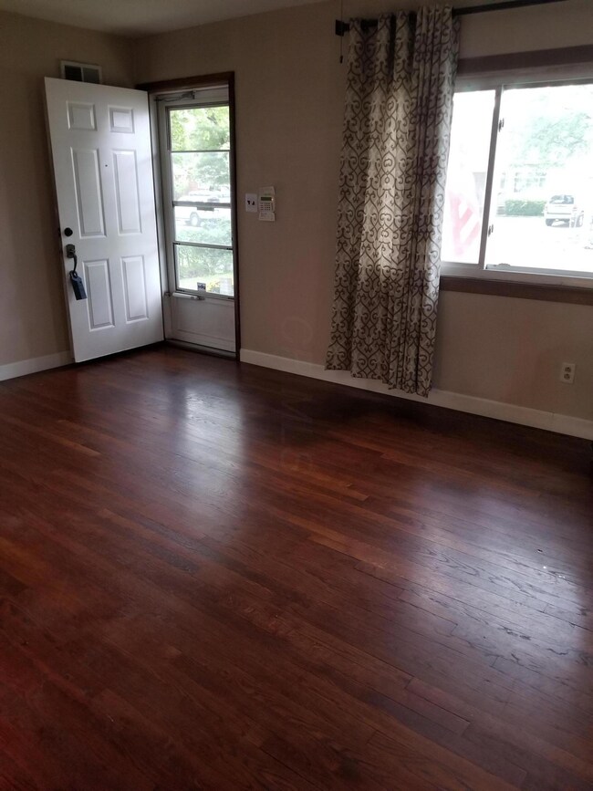 4180 Sexton Dr, Columbus, OH 43228 - photo 3