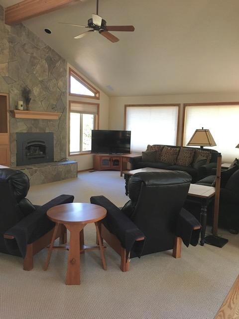 57674 Yellow Pine Loop, Sunriver, OR 97707 - photo 3