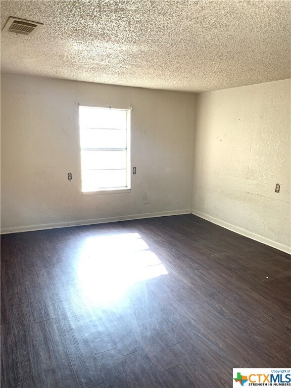 206 W Avenue A, Copperas Cove, TX 76522 - photo 5