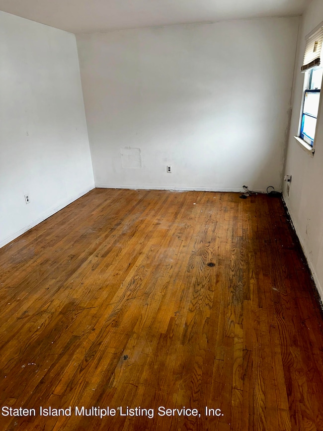 289 bedroom1