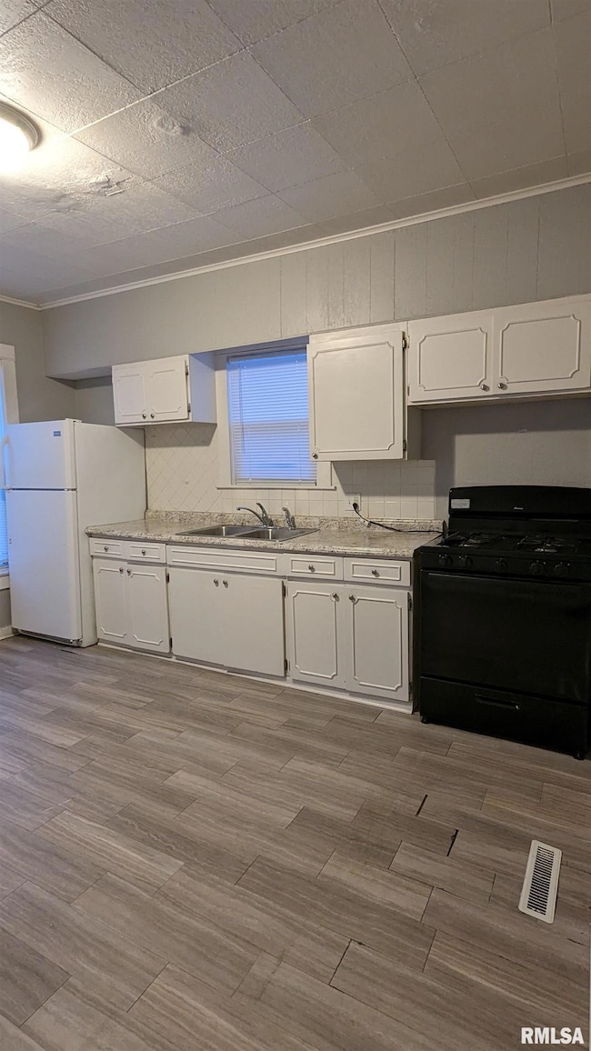 540 16th Ave, East Moline, IL 61244 - photo 2