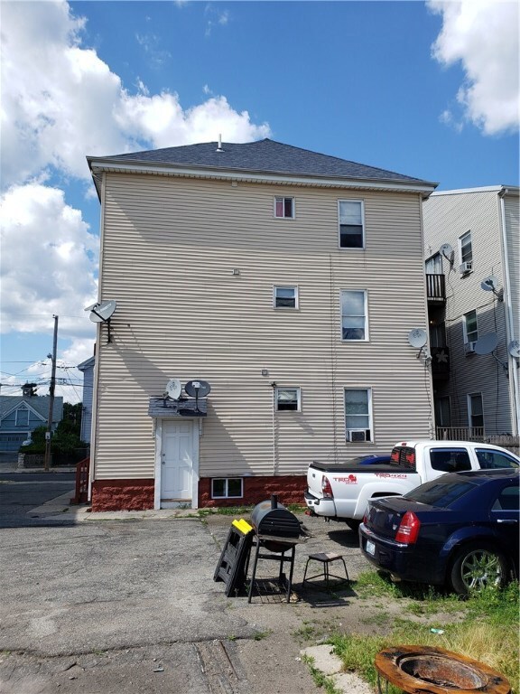 142 Harrison St, Pawtucket, RI 02860 - photo 3