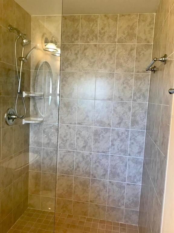 1615 Paradise MShower