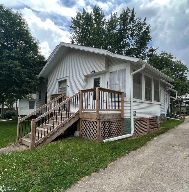 206 E Thomas Ave, Shenandoah, IA 51601 - photo 4