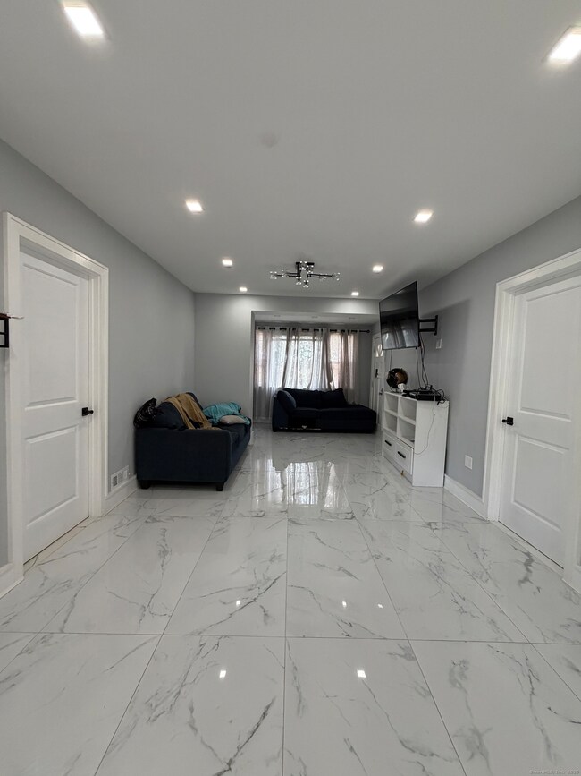 2964 State St unit 1, Hamden, CT 06517 - photo 6