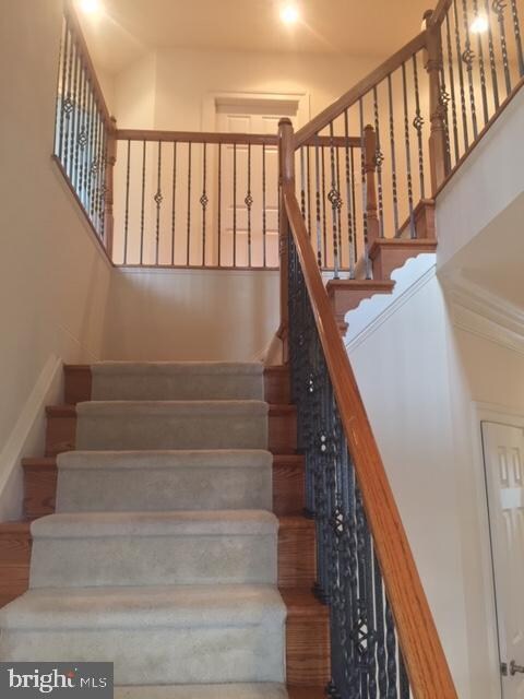 18492 Kerill Rd, Triangle, VA 22172 - photo 5