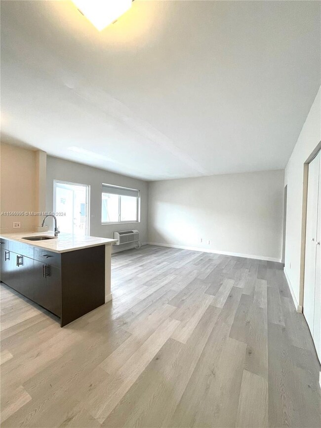 1525 Michigan Ave unit 10, Miami Beach, FL 33139 - photo 2