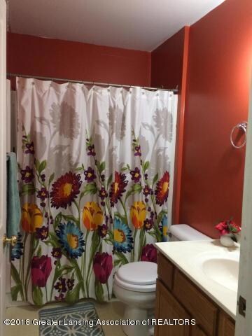 422 S Butler Blvd, Lansing, MI 48915 - photo 7