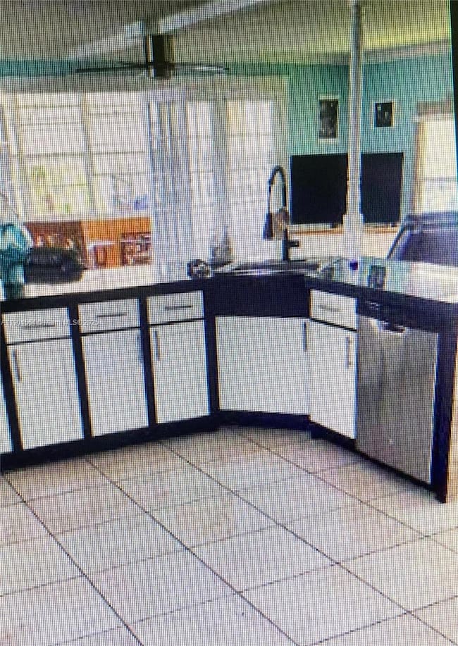 1891 SW 84th Ave, Davie, FL 33324 - photo 7