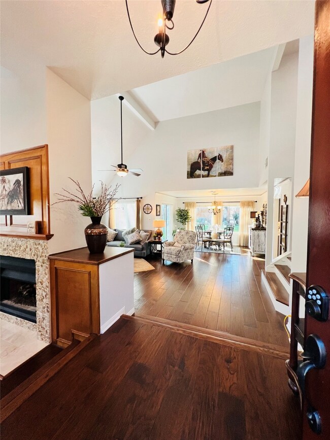 8211 Plum Lake Dr, Houston, TX 77095 - photo 5