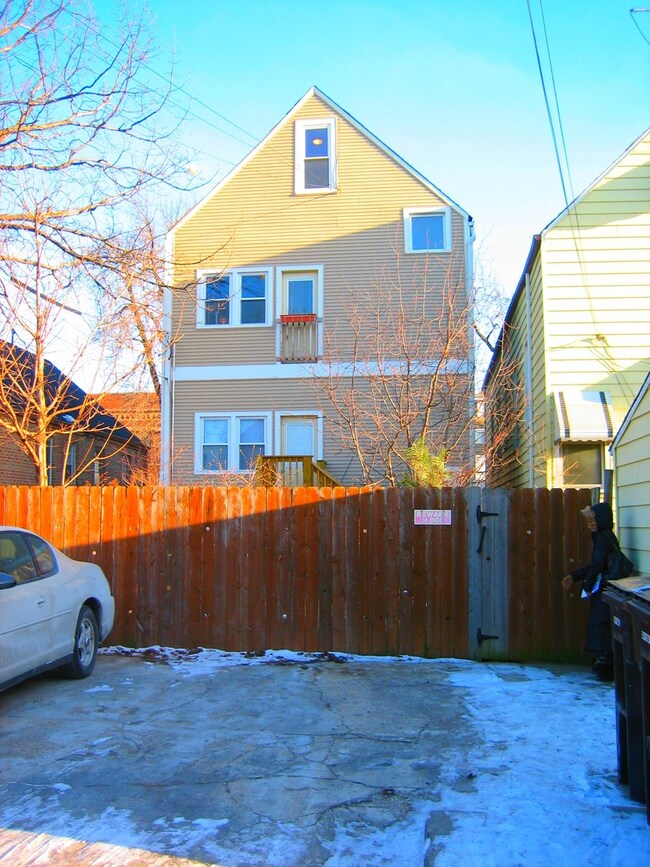 3036 N Allen Ave, Chicago, IL 60618 - photo 2