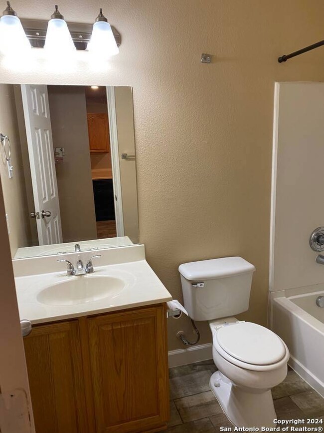 10646 S Shaenridge, San Antonio, TX 78254 - photo 7