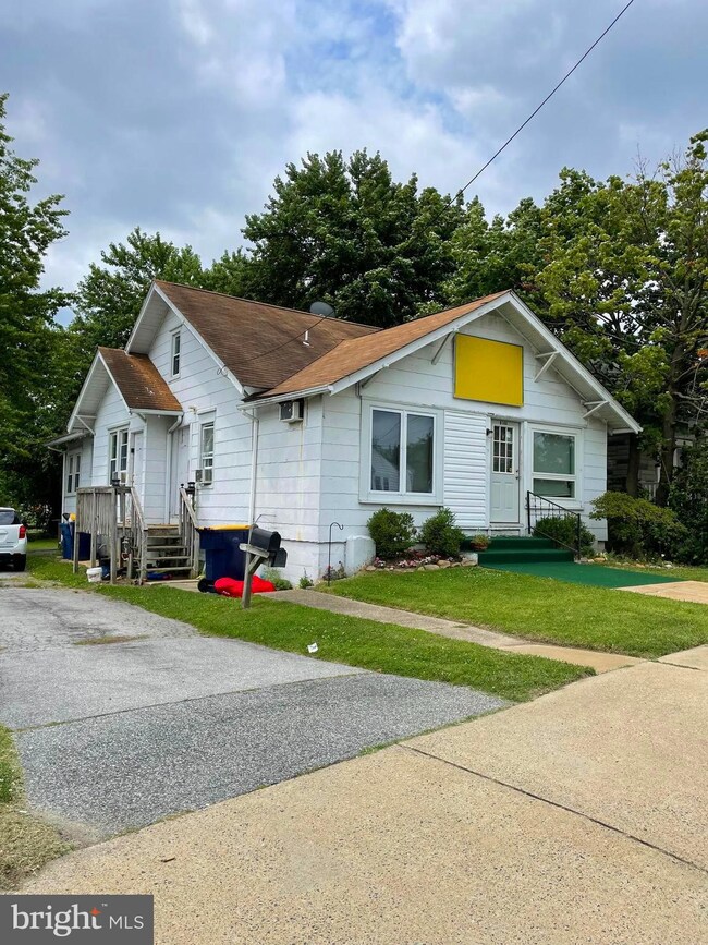 814 Wilmington Ave, Wilmington, DE 19805 - photo 2