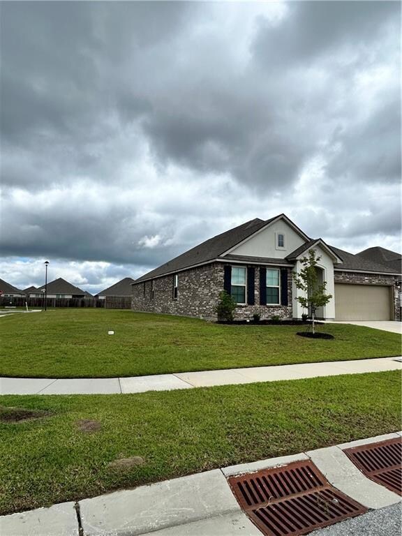 1805 E Lakeshore Landing Dr, Slidell, LA 70461 - photo 2