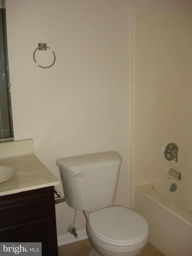 603 Southampton Dr, Ruther Glen, VA 22546 - photo 7