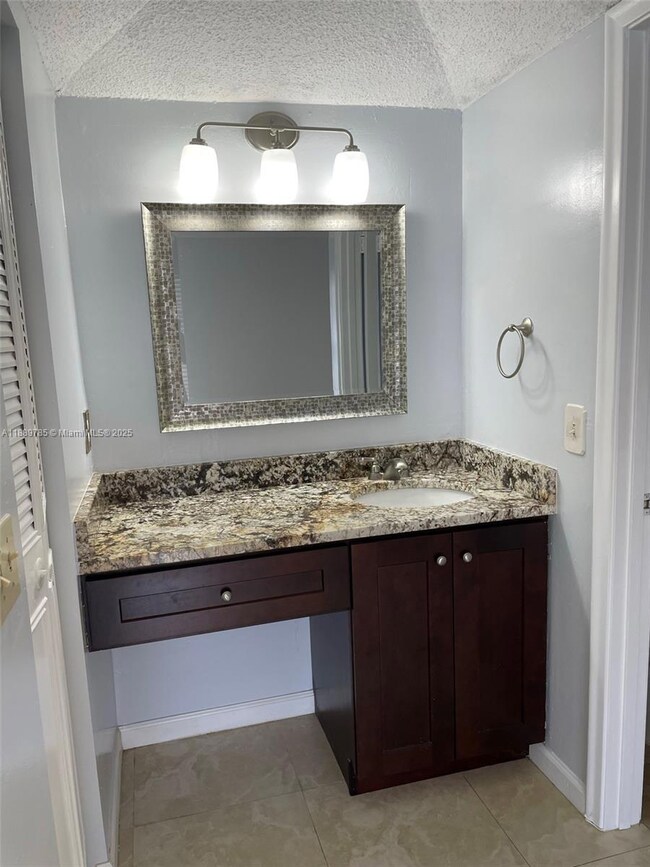 2900 Fiore Way unit 207, Delray Beach, FL 33445 - photo 4