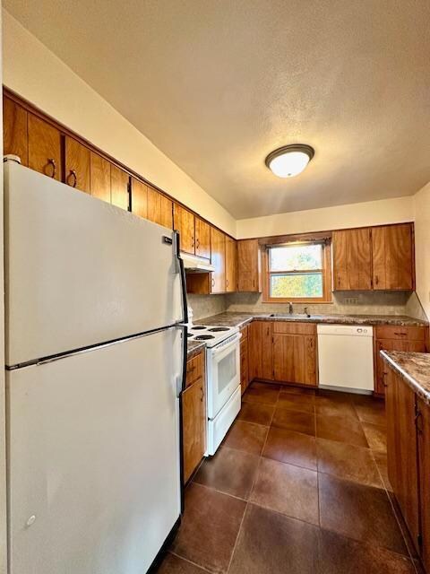 409 S Winnebago St, Caledonia, MN 55921 - photo 2