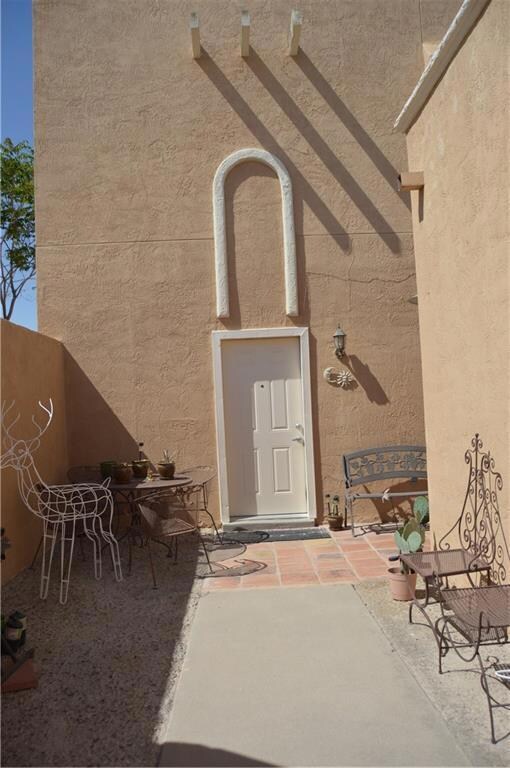 10415 Ashwood Dr unit AB, El Paso, TX 79935 - photo 3