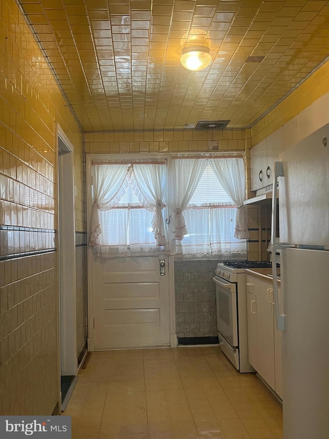 3514 Elmora Ave, Baltimore, MD 21213 - photo 4