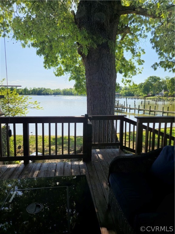 102 Lynnhaven Ct, Colonial Beach, VA 22443 - photo 2