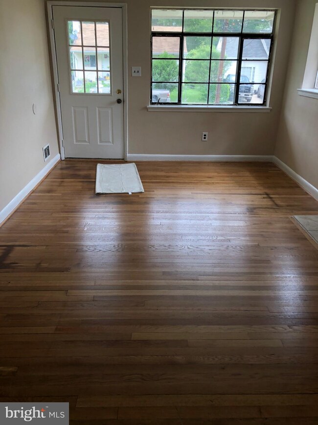1407 Quinwood St, Hyattsville, MD 20783 - photo 5