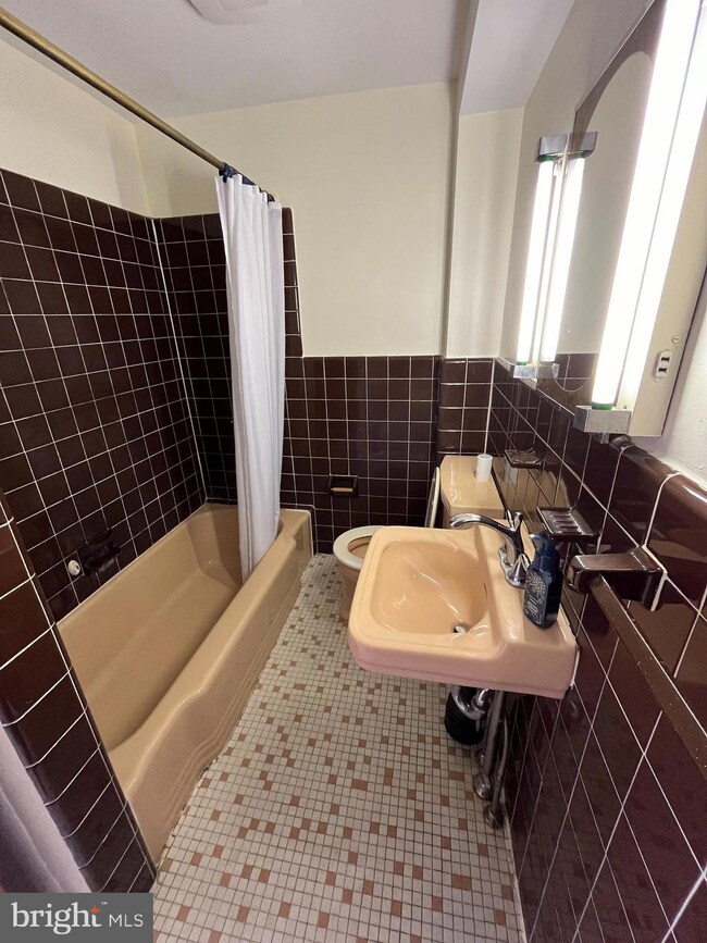 410 Cottman St unit 2C, Jenkintown, PA 19046 - photo 5