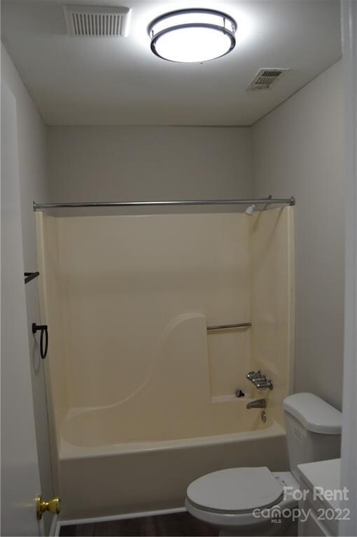 647 W Sharpe St, Statesville, NC 28677 - photo 6