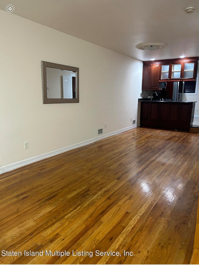 40 Calvanico Ln, Staten Island, NY 10314 - photo 2