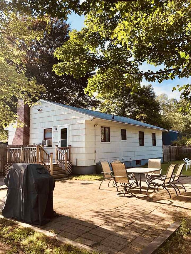 8 Hutch Rd, Salem, NH 03079 - photo 3