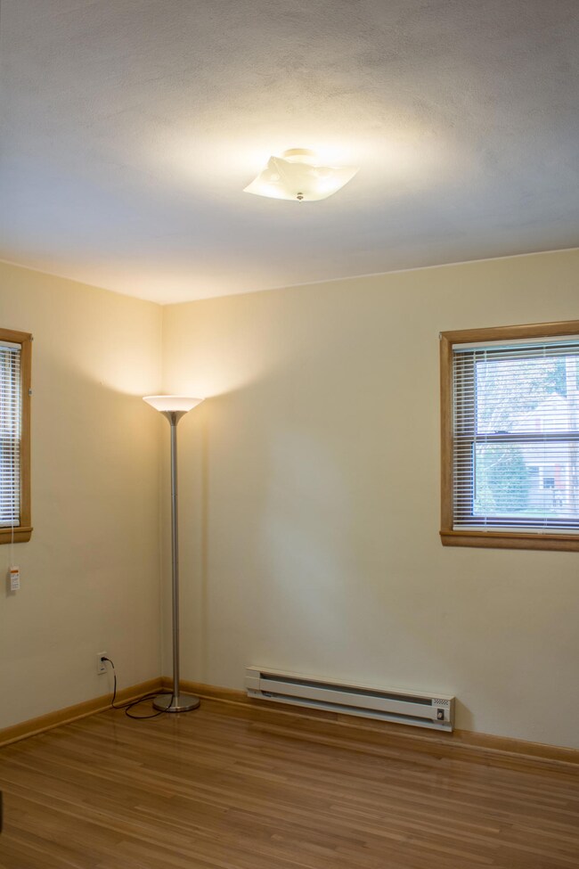 2111_8th_Ave_N-20