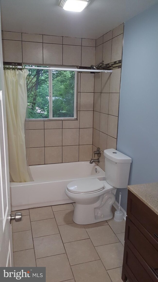 7016 Hastings Dr, Capitol Heights, MD 20743 - photo 4