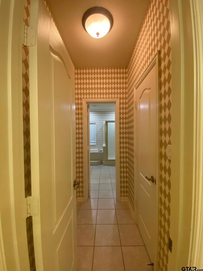 1317 1317 Spring Branch Dr, Tyler, TX 75703 - photo 5