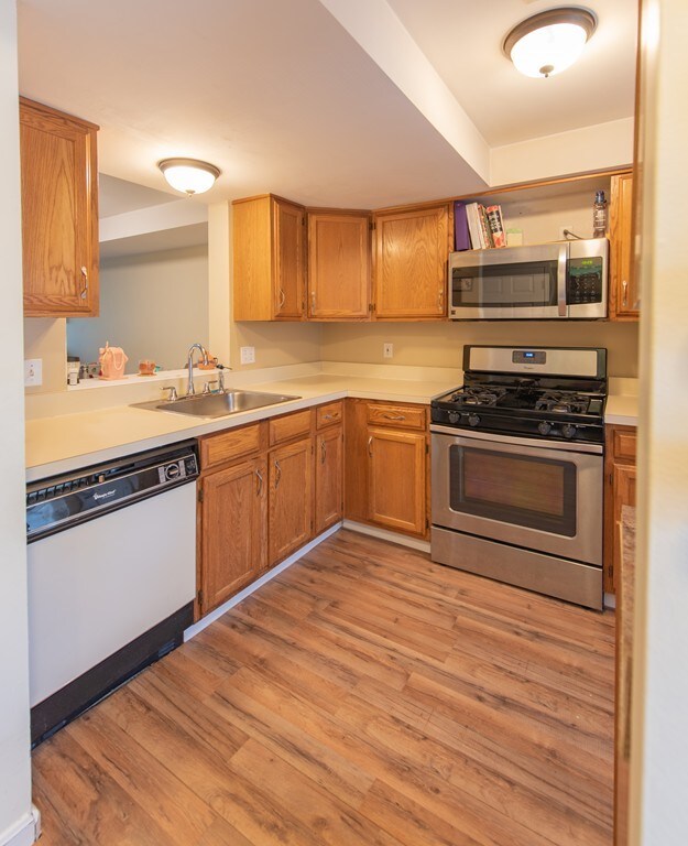 102 Brookline Way, Rockland, MA 02370 - photo 2