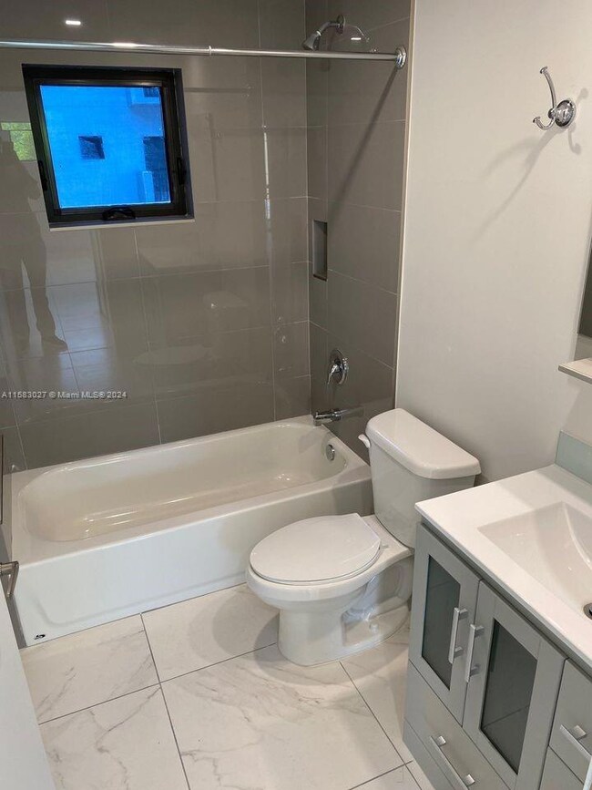 836 SW 2nd St unit 201, Miami, FL 33130 - photo 7