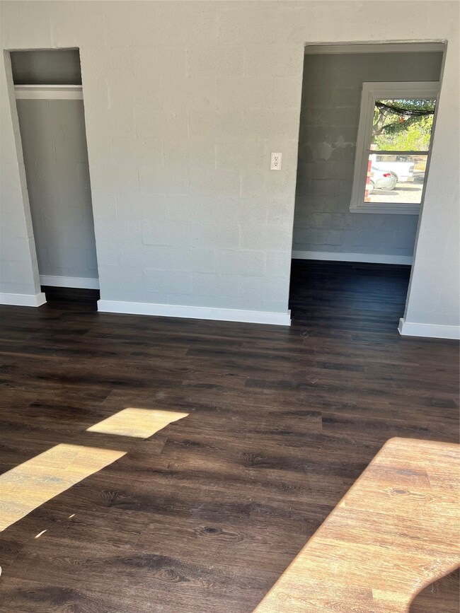 415 N Beauregard St unit 21, Alvin, TX 77511 - photo 4