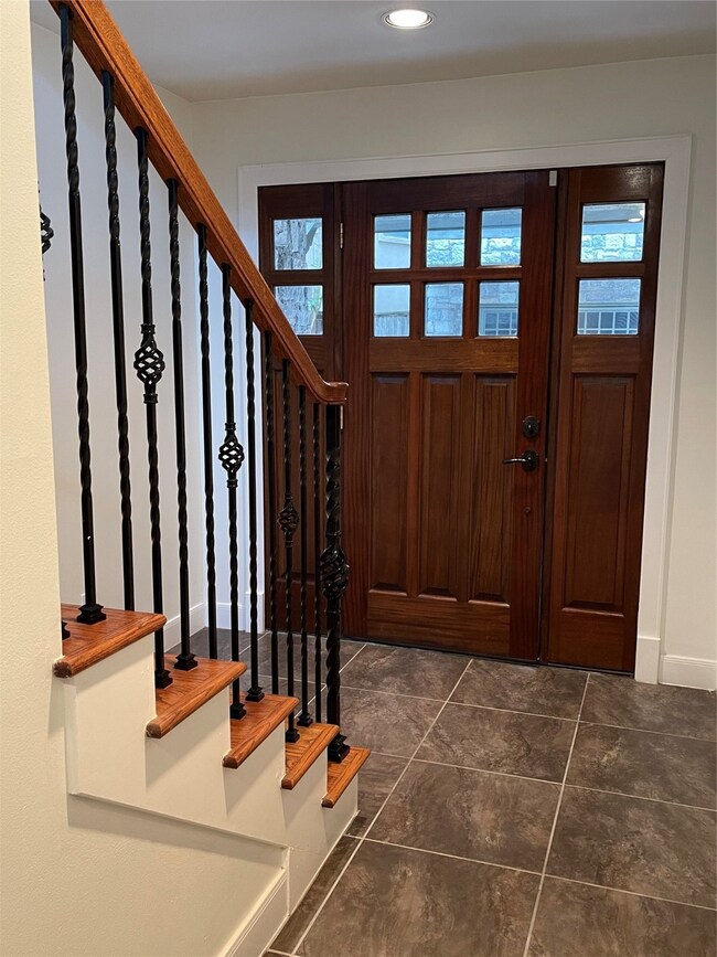 1719 Welch St unit D, Houston, TX 77006 - photo 5