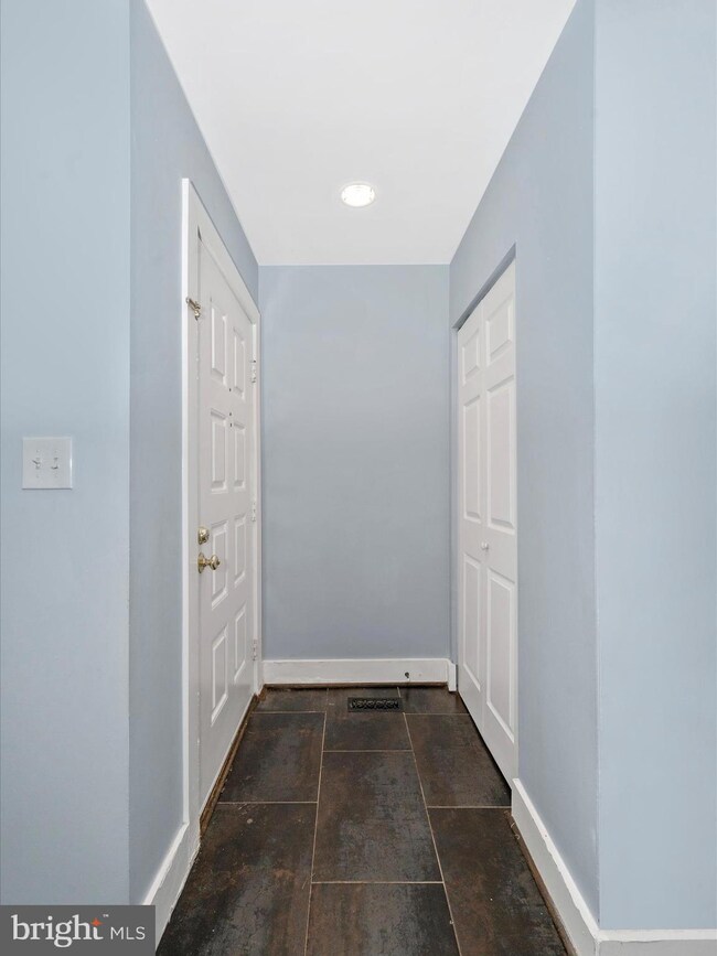 9406 Gentle Cir, Montgomery Village, MD 20886 - photo 3