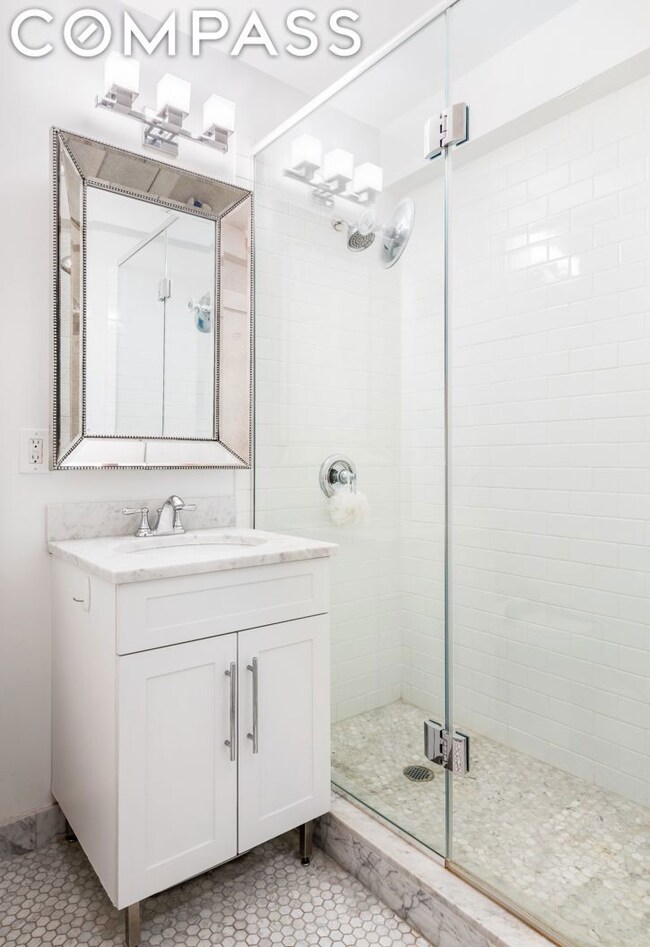 433 W 34th St unit 12D, New York, NY 10001 - photo 4