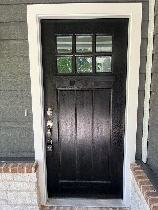 1403 S Clements St, Gainesville, TX 76240 - photo 4