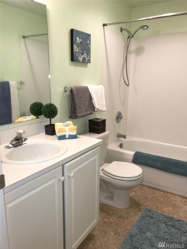 202 Mt Park Blvd SW unit B301, Issaquah, WA 98027 - photo 2