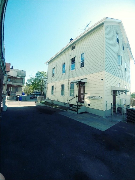 7 Barnes St, Pawtucket, RI 02860 - photo 2