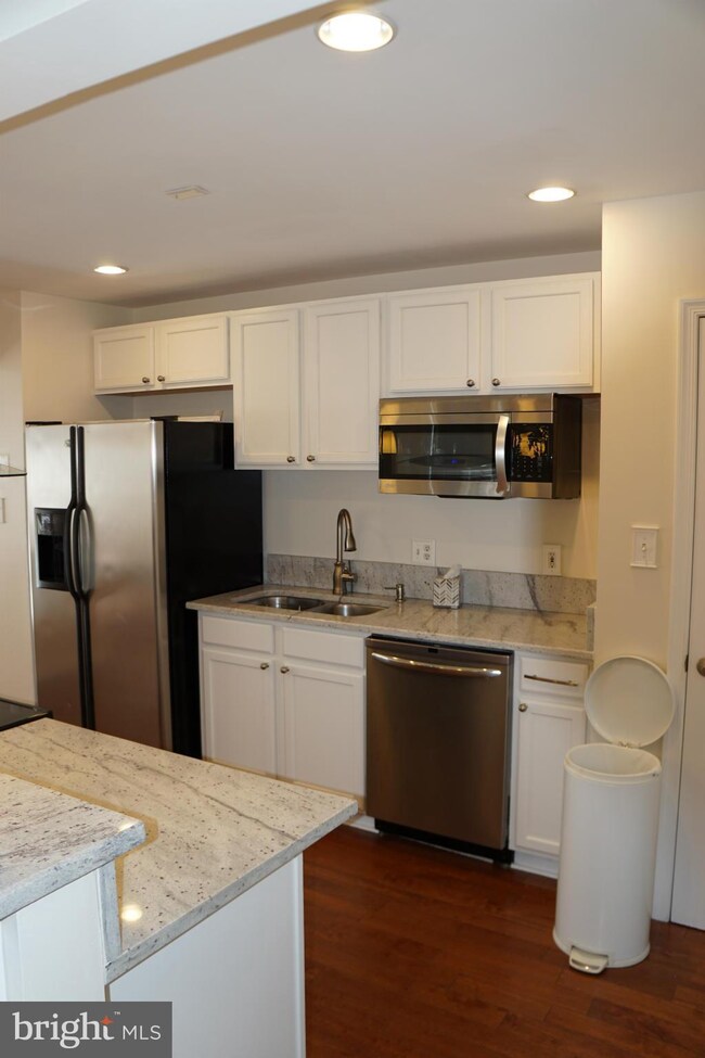 9304 Elise Ct, Manassas Park, VA 20111 - photo 3