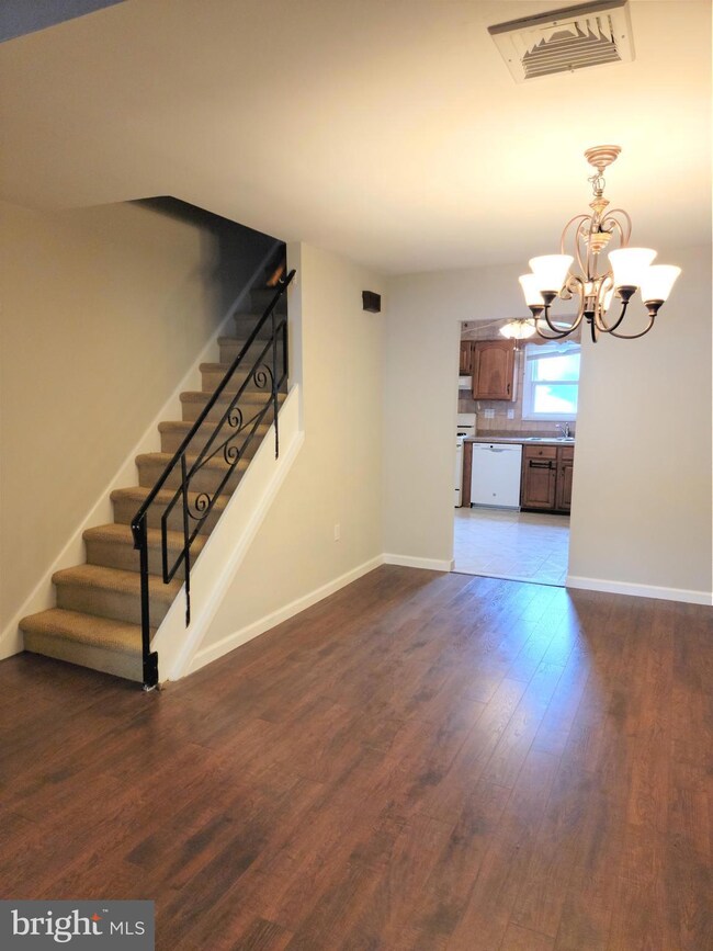 911 Hallowell St, Conshohocken, PA 19428 - photo 3