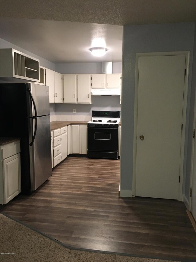 616 Pine St, Anchorage, AK 99508 - photo 5