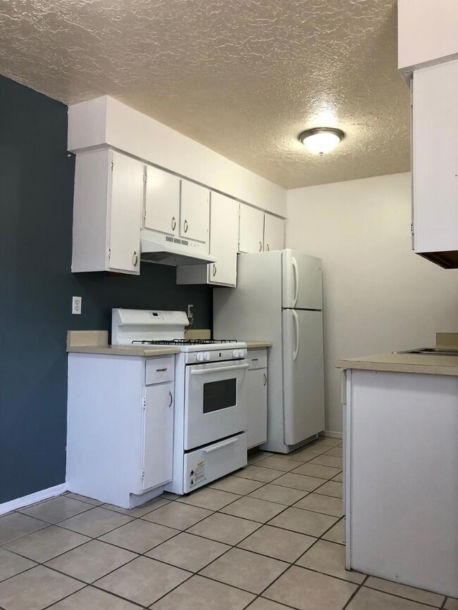 1322 San Pedro Dr SE unit D, Albuquerque, NM 87108 - photo 4