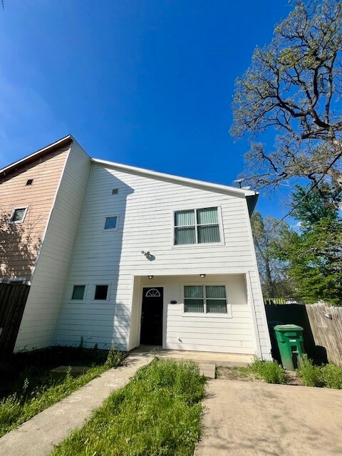 4836 Broom St, Houston, TX 77091 - photo 4